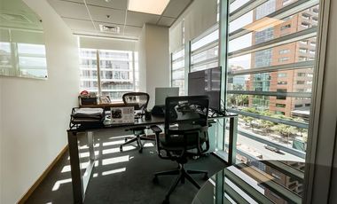 Oficina en Arriendo en Oficina en Escuela Militar de Lujo