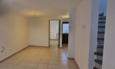 Casa en renta de 3 recámaras y 3 baños, en privada, Valle del Rift, León Gto