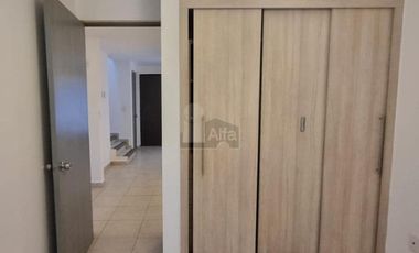 Casa en renta de 3 recámaras y 3 baños, en privada, Valle del Rift, León Gto