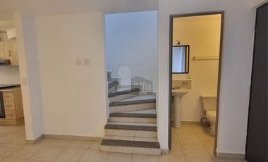 Casa en renta de 3 recámaras y 3 baños, en privada, Valle del Rift, León Gto
