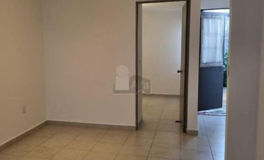 Casa en renta de 3 recámaras y 3 baños, en privada, Valle del Rift, León Gto