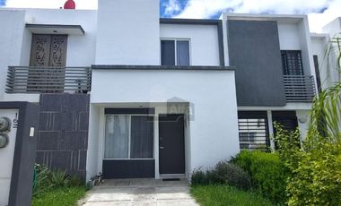 Casa en renta de 3 recámaras y 3 baños, en privada, Valle del Rift, León Gto