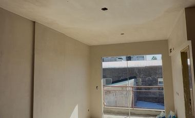 Departamento tres ambientes a la venta en Wilde Centro