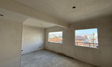 Departamento tres ambientes a la venta en Wilde Centro