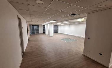 Oficina en Arriendo en Metro Los Leones / Av. Andrés Bello /Av. Providencia