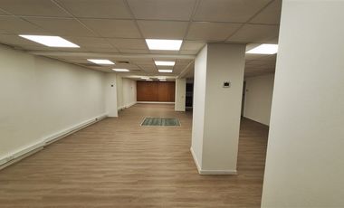 Oficina en Arriendo en Metro Los Leones / Av. Andrés Bello /Av. Providencia