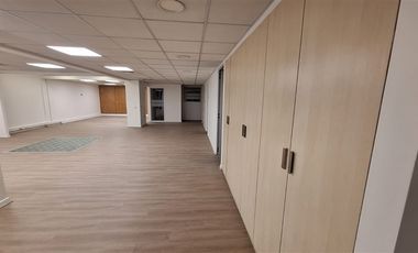 Oficina en Arriendo en Metro Los Leones / Av. Andrés Bello /Av. Providencia