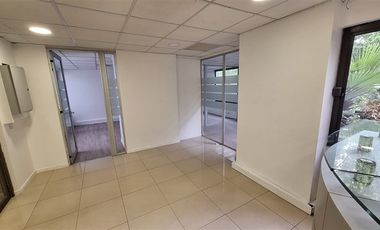 Oficina en Arriendo en Metro Los Leones / Av. Andrés Bello /Av. Providencia