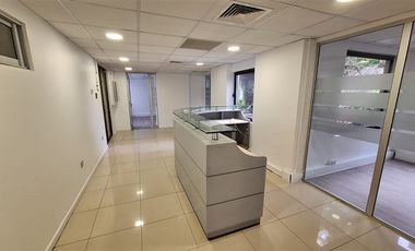 Oficina en Arriendo en Metro Los Leones / Av. Andrés Bello /Av. Providencia
