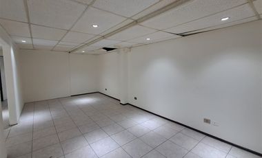 Local Comercial en Venta en Vitacura- Las Hualtatas