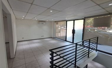 Local Comercial en Venta en Vitacura- Las Hualtatas