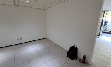 Local Comercial en Venta en Vitacura- Las Hualtatas