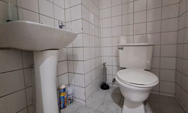 Local Comercial en Venta en Vitacura- Las Hualtatas