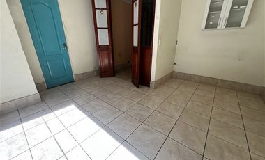Local Comercial en Arriendo en tabacura / Las Hualtatas