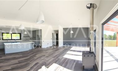 Casa en Venta en Los laureles, Villarrica