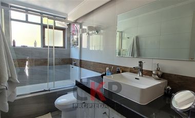 Casa en Venta en CASA EN COMUNIDAD CASTILLO VELASCO/FULL EQUIPADA/LAS CONDES