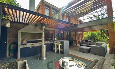 Casa en Venta en CASA EN COMUNIDAD CASTILLO VELASCO/FULL EQUIPADA/LAS CONDES