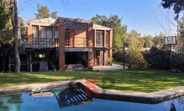 Casa en Venta en CASA EN COMUNIDAD CASTILLO VELASCO/FULL EQUIPADA/LAS CONDES