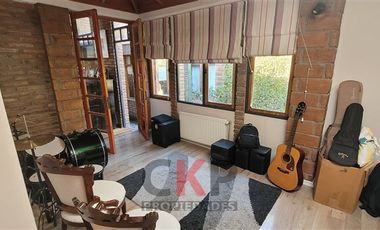 Casa en Venta en CASA EN COMUNIDAD CASTILLO VELASCO/FULL EQUIPADA/LAS CONDES