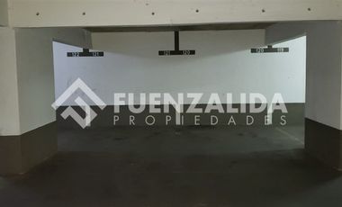 Estacionamiento en Arriendo en Metro Colón/ Edificio Studio Office