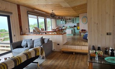 Casa en Venta en Condominio Rocas del Mar. Los Molles