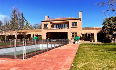 Casa en Venta en Club de Golf Los Lirios - Requinoa