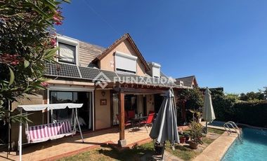 Casa en Venta en Condominio Puerta Azul