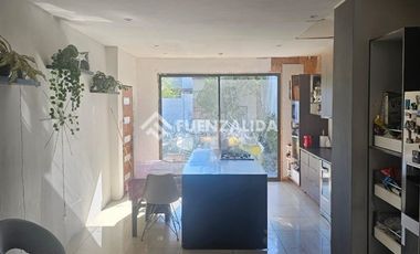 Casa en Venta en Avenida Los Carrera, Feria Libre lo Valencia