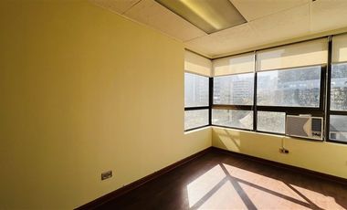 Oficina en Arriendo en Metro Tobalaba