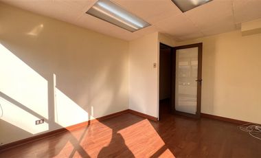 Oficina en Arriendo en Metro Tobalaba