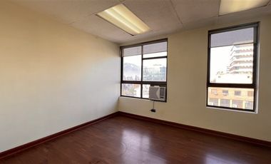 Oficina en Arriendo en Metro Tobalaba