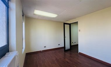 Oficina en Arriendo en Metro Tobalaba