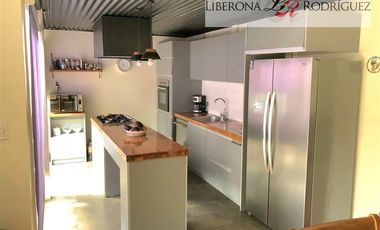 Casa en Venta en Casa, de 3 pisos, en Playa Ancha