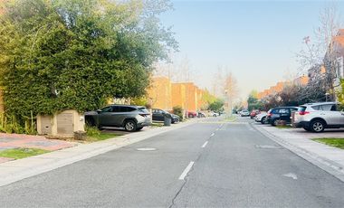 Casa en Venta en VALENZUELA PUELMA, LA REINA