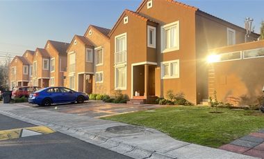 Casa en Venta en VALENZUELA PUELMA, LA REINA