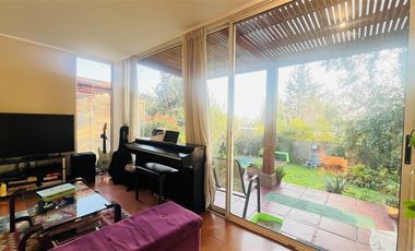 Casa en Venta en VALENZUELA PUELMA, LA REINA