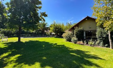 Casa en Venta en ESPECTACULAR CASA En Club de Golf Los Lirios, Cancha de Golf