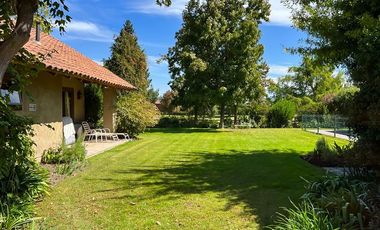 Casa en Venta en ESPECTACULAR CASA En Club de Golf Los Lirios, Cancha de Golf