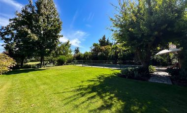 Casa en Venta en ESPECTACULAR CASA En Club de Golf Los Lirios, Cancha de Golf