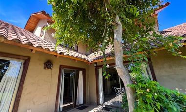 Casa en Venta en ESPECTACULAR CASA En Club de Golf Los Lirios, Cancha de Golf