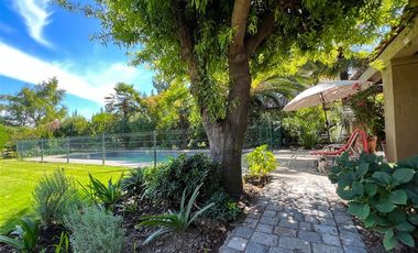 Casa en Venta en ESPECTACULAR CASA En Club de Golf Los Lirios, Cancha de Golf