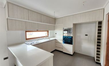 Casa en Arriendo en Condominio Mirador de Nogales, Machalí