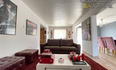 Casa en Venta en calle Esmeralda, Quilpué (perfil comercial)