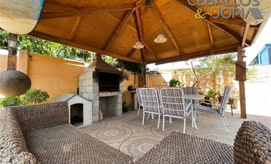 Casa en Venta en calle Esmeralda, Quilpué (perfil comercial)