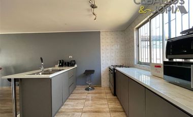 Casa en Venta en calle Esmeralda, Quilpué (perfil comercial)