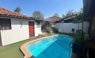 Casa en Venta en Av. Echequeñique