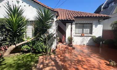 Casa en Venta en Av. Echequeñique