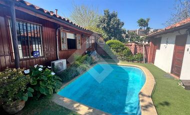 Casa en Venta en Av. Echequeñique