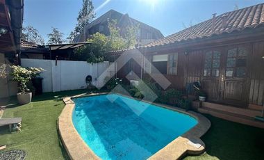 Casa en Venta en Av. Echequeñique