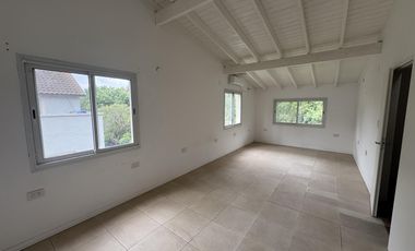 Triplex en venta en Barrio Los 3 Coniles, Derqui, Pilar, GBA Norte - 5 Ambientes